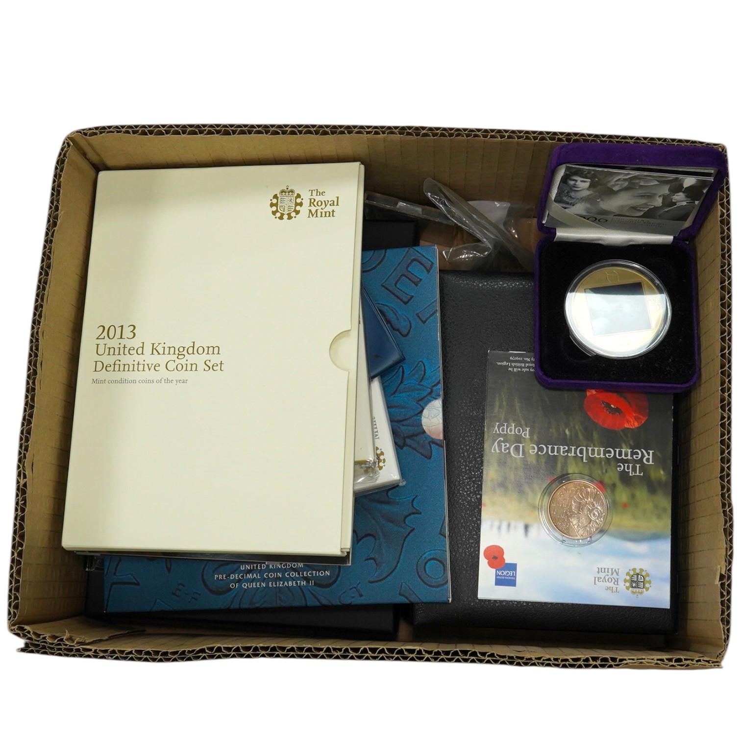 Royal Mint UK coins, the majority QEII, including 2013 UK definitive coin set, three incomplete UK proof coin sets etc